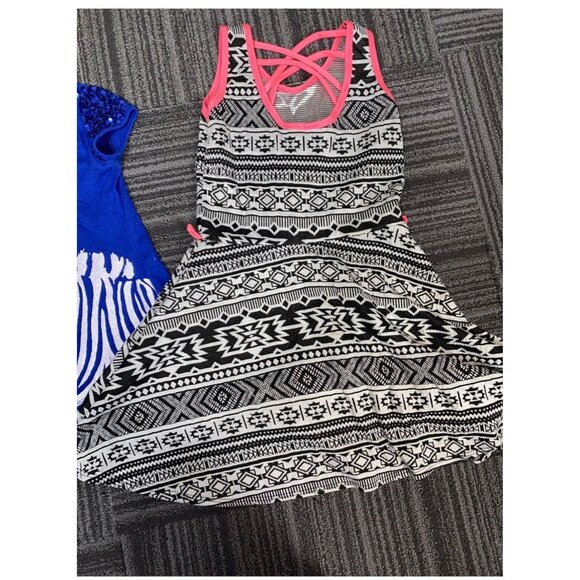 Girls Size 10-12 Clothing Bundle – 5-Piece Lot Dresses Swimsuit Tee Shorts – Hea - Picture 8 of 12